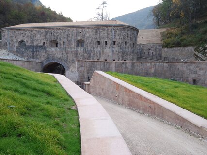 Fort Cadine Bus de Vela