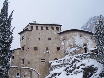 Castel Pietra | © Foto Archivio Apt