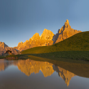 Sunrises and sunsets to live