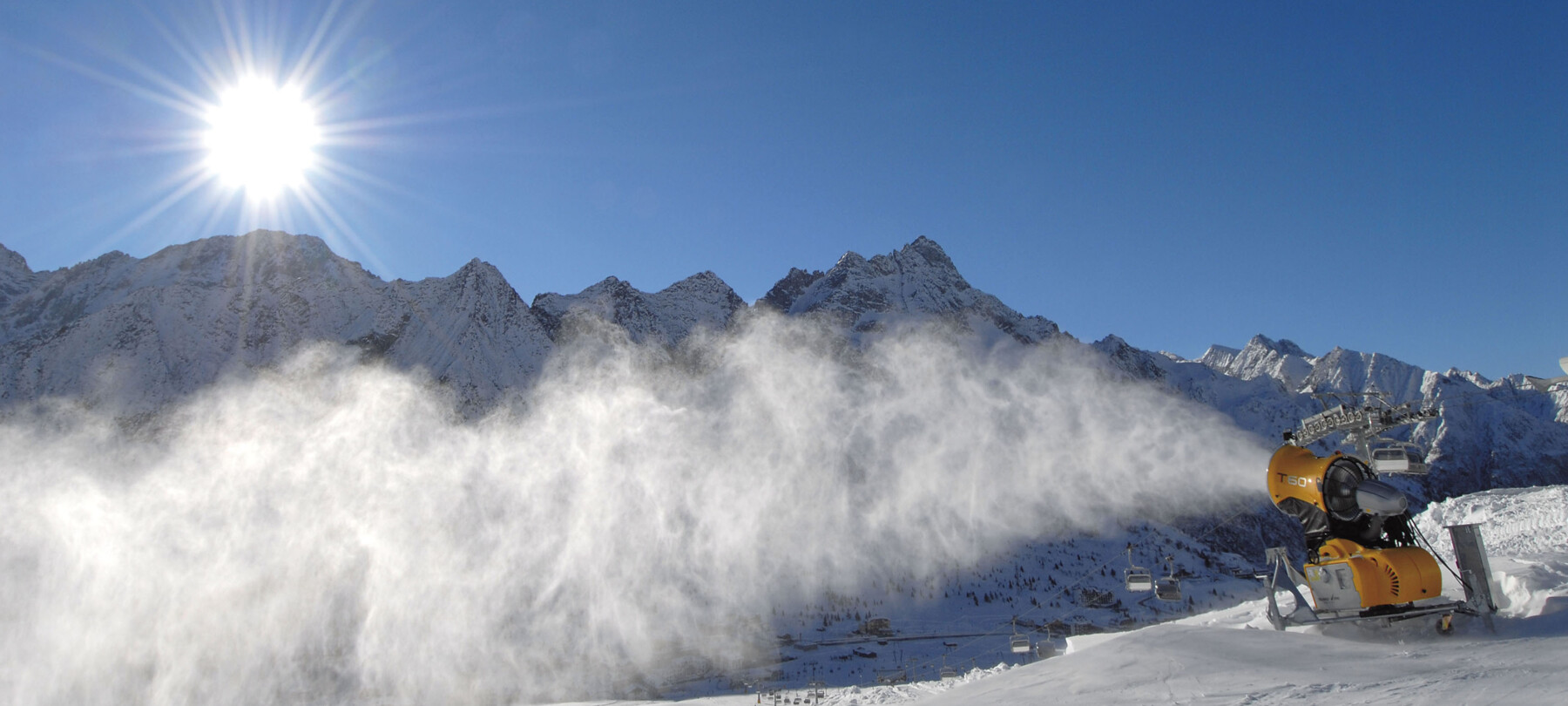 Passo del Tonale - Panorama con cannone da neve - photo Daniele Lira