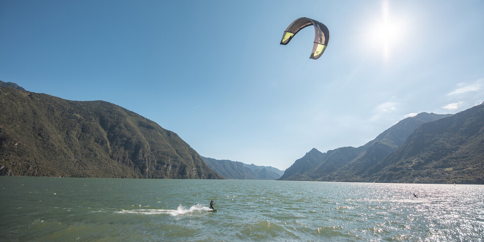 Kitesurfing