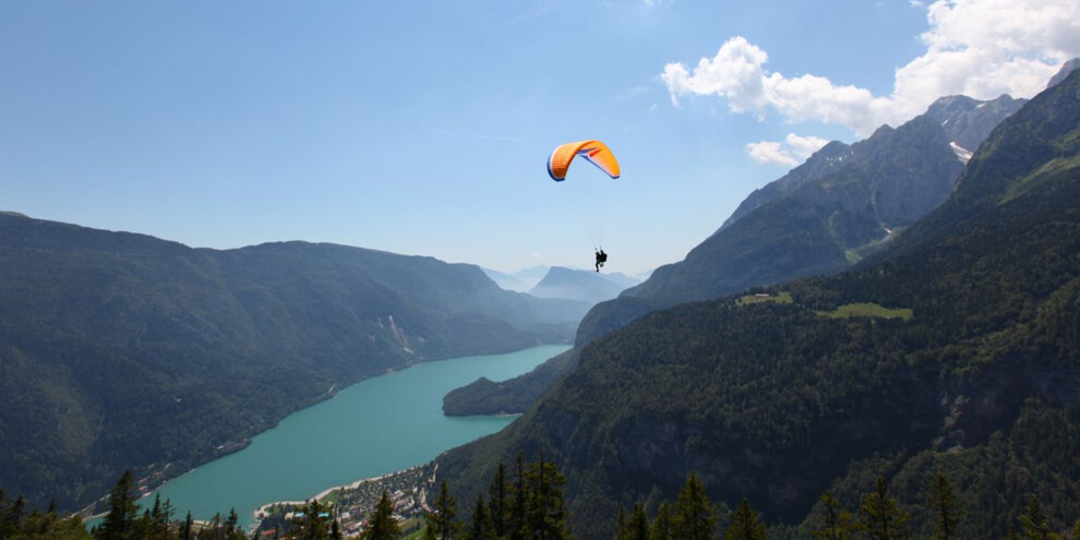 Paganella - parapendio sul lago di Molveno