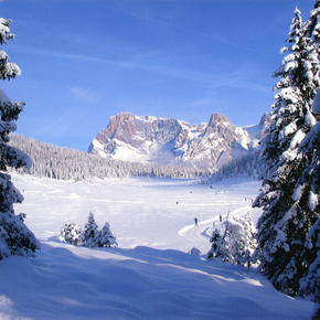 The splendour of winter lakes