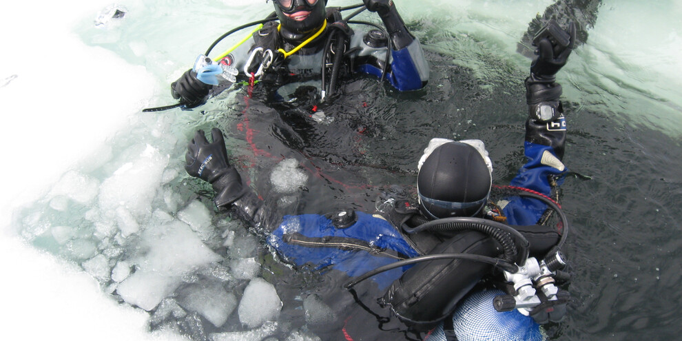 Ice diving in a lake