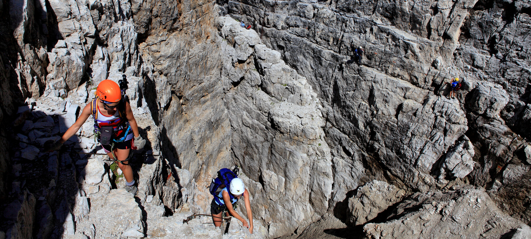 Campiglio - Dolomiti di Brenta - Arrampicata sul sentiero delle Bocchette Alte | © Pio Geminiani