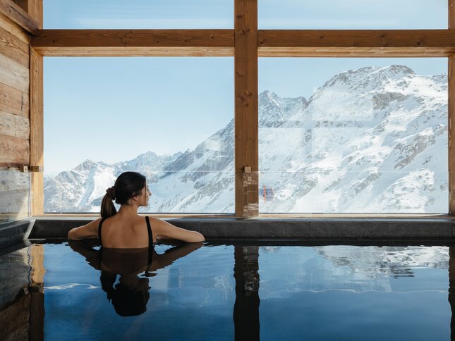 Val di Sole - Passo Tonale - Rifugio Capanna Presena - Mountain and Lodge SPA Capanna Presena - Piscina idromassaggio | © Alex Moling