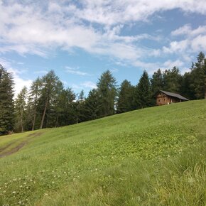 Escursione tra le baite altoatesine nel Gruppo delle Maddalene | © APT Val di Non 