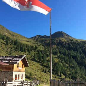 Stierbergalm con Cima Ometto sullo sfondo | © APT Val di Non 