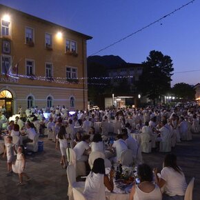 Cena in bianco Borgo Valsugana | © APT Valsugana e Lagorai