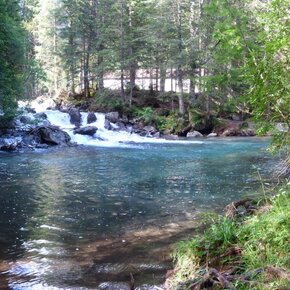 Hike to Rifugio Nambrone - Amola waterfall. | © APT Madonna di Campiglio, Pinzolo, Val Rendena