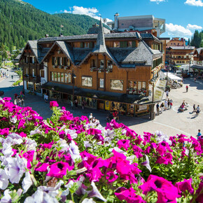 Piazza Righi, Madonna di Campiglio | © Madonna di Campiglio Azienda per il Turismo 