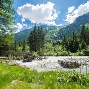 Bridge along the waterfall route | © APT Madonna di Campiglio, Pinzolo, Val Rendena