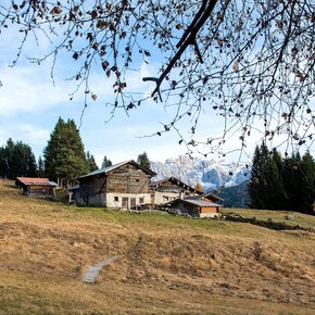 Baite di Clemp e Dolomiti di Brenta | © Madonna di Campiglio Azienda per il Turismo 