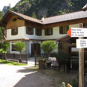 Walk to Rifugio Ghedina - Malga Nambi | © APT Madonna di Campiglio, Pinzolo, Val Rendena