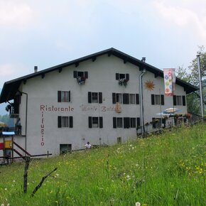 Hike to Rifugio Monte Baldo | © APT Rovereto Vallagarina Monte Baldo