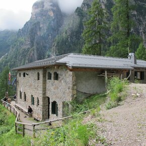 Trekking to Rifugio Treviso | © VisitTrentino