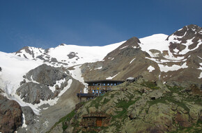 Rifugio Cevedale «G. Larcher» alpine hut | © APT Valli di Sole, Peio e Rabbi