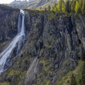 Cavanacia Waterfall | © APT Madonna di Campiglio, Pinzolo, Val Rendena