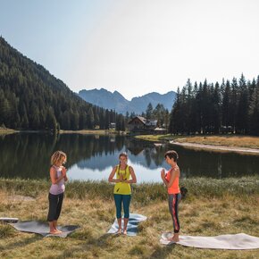 Meditazione al lago di Nambino | © APT Madonna di Campiglio, Pinzolo, Val Rendena