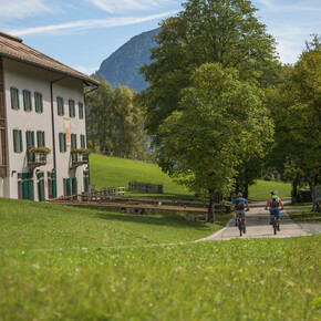 Sotto passo Daone, a Villa Santi | © APT Madonna di Campiglio, Pinzolo, Val Rendena