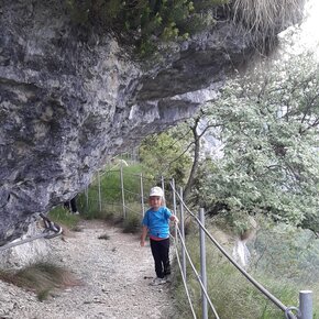 Piccoli eploratori al Passo della Morte | © APT Rovereto Vallagarina Monte Baldo