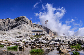 Die Rosetta-Hütte auf dem Zahnkofel von St. Martin (Pale di St. Martin) | © APT San Martino di Castrozza, Primiero e Vanoi