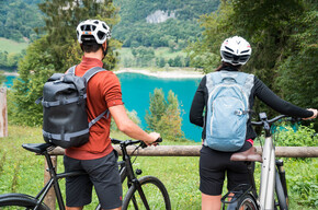Cyclists along the DoGa, from the Brenta Dolomites to Lake Garda | © APT Madonna di Campiglio, Pinzolo, Val Rendena