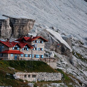Agostini Hut | © APT Madonna di Campiglio, Pinzolo, Val Rendena