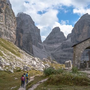 Chiesetta al Rifugio Maria e Alberto ai Brentei | © APT Madonna di Campiglio, Pinzolo, Val Rendena