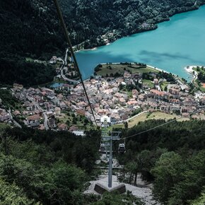 Ascent with the cable car | © APT Dolomiti di Brenta e Paganella