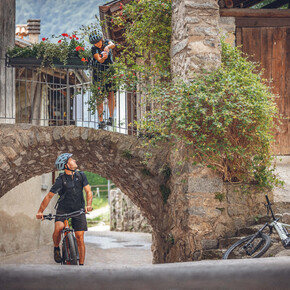 Biking through Rango | © Garda Trentino 