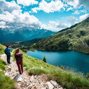 The blue shores of Lago Ritorto | © APT Madonna di Campiglio, Pinzolo, Val Rendena