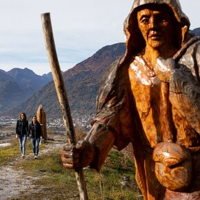 Ogni scultura racconta una leggenda locale | © Madonna di Campiglio Azienda per il Turismo 