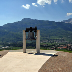 campana dei Caduti | © APT Rovereto Vallagarina Monte Baldo Sentiero della Pace 16: Rovereto to Rifugio Coni Zugna | © APT Rovereto Vallagarina Monte Baldo