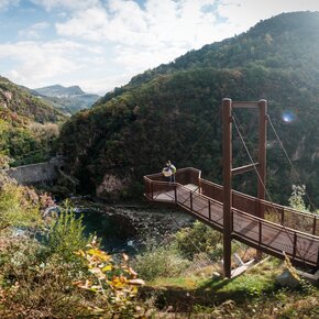 Punto panoramico Paion, la foto ritrae la passerella sospesa presente al Paion di Lavis dove si può ammirare la diga | © APT Dolomiti di Brenta e Paganella