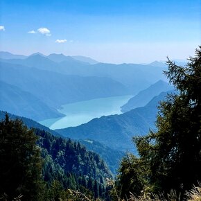 Uno scorcio panoramico sul lago d'Idro | © APT Madonna di Campiglio, Pinzolo, Val Rendena