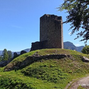 Camminata da Spormaggiore a Castel Sporo Rovina | © APT Dolomiti di Brenta e Paganella