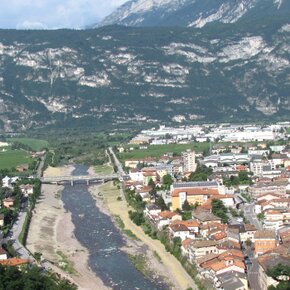 SAT 472 San Lazzaro - Boschi Val Larghe. A destra Lavis, a sinistra le prime propaggini di Trento. | © Consorzio Turistico Piana Rotaliana Königsberg