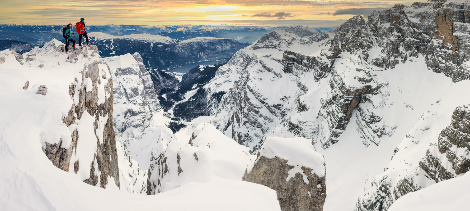 Vom Dorf zu den Gipfeln, mit Skiern an den Füßen