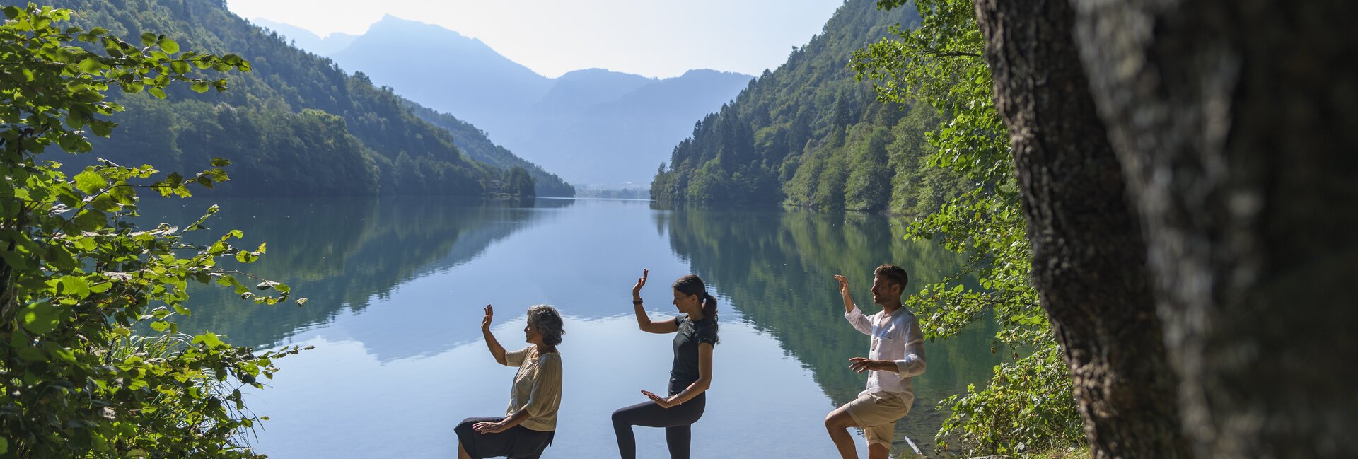 Lago di Levico - Yoga in riva al lago | © Ronny Kaiulehn