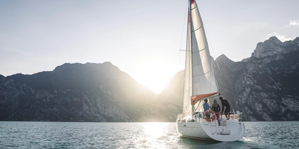 Aperitivo gourmet in barca a vela | © Apt Garda