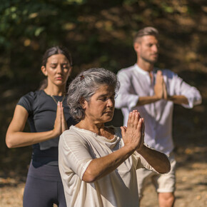 Valsugana - Levico Terme - Lago di Levico - Yoga in riva al lago | © Ronny Kiaulehn