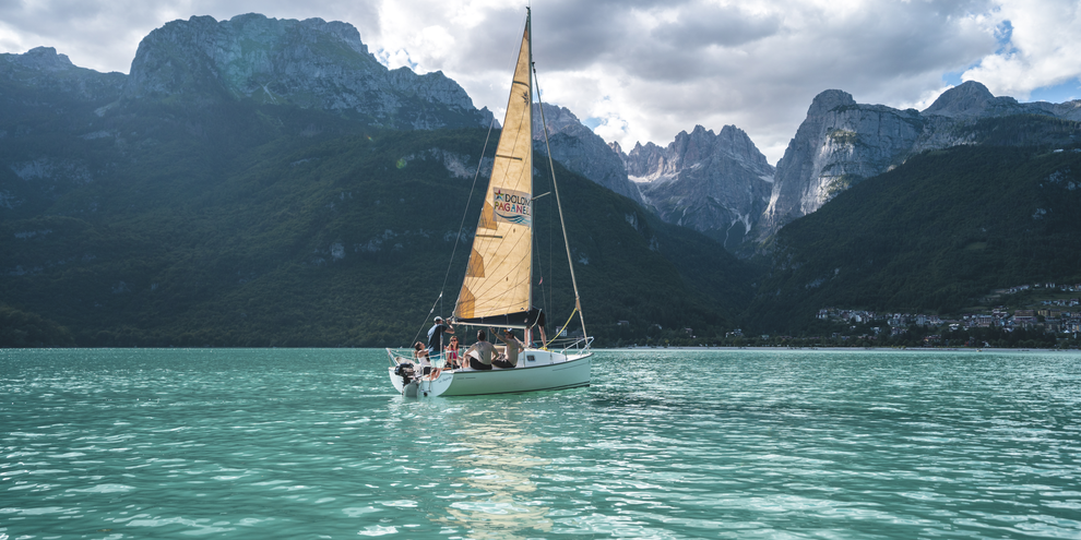 Barca a vela Molveno | © Archivio Trentino Mktg