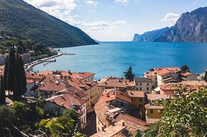 Il risveglio del lago: colazione con vista