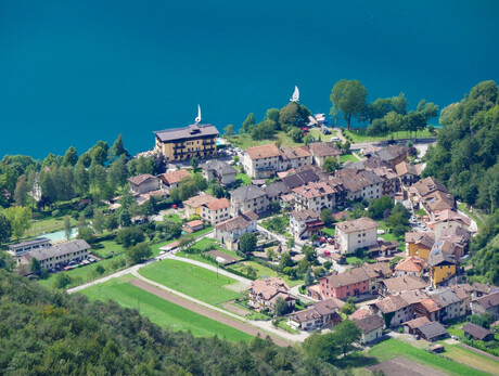 Su e giù per la Contrà