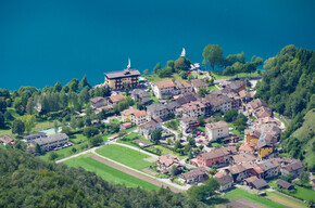 Su e giù per la Contrà