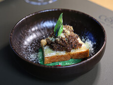 Gourmet Aperitif with Local Wines and Flavours