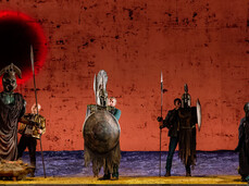 Alessio Boni and Antonella Attili take to the stage with "The Iliad: The Game of the Gods" - Teatro Sociale