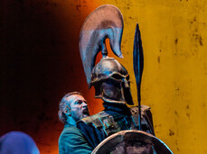 Alessio Boni and Antonella Attili take to the stage with "The Iliad: The Game of the Gods" - Teatro Sociale