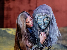 Alessio Boni and Antonella Attili take to the stage with "The Iliad: The Game of the Gods" - Teatro Sociale